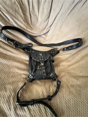Jungle Tribe BLASTER 4.0 Black Leather Shoulder Holster and Hip Bag